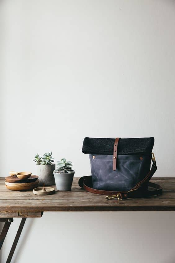 love this Roam camera bag specially made for The Future Kept by Rural Kind, hand crafting beautiful bags to last a lifetime in Wales. click through to discover more hand-picked loveliness in The Future Kept online shop as well as founder, Jeska Hearne's, local Hastings loves and simple pleasures