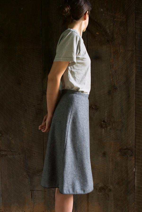 love this grey wool wrap skirt made with a pattern by Purl Soho. Click through to find out how to make this and other easy to make and beautiful skirts you'll love to wear 