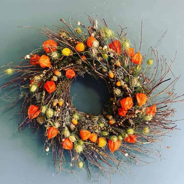 autumn wreath arrangement idea #autumn #wreath #chineselantern #natural