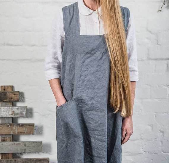 love this japanese cross back pinafore apron hand made for Cotswolds based Swedish House at Home. click through to discover more and other pinafore aprons I love