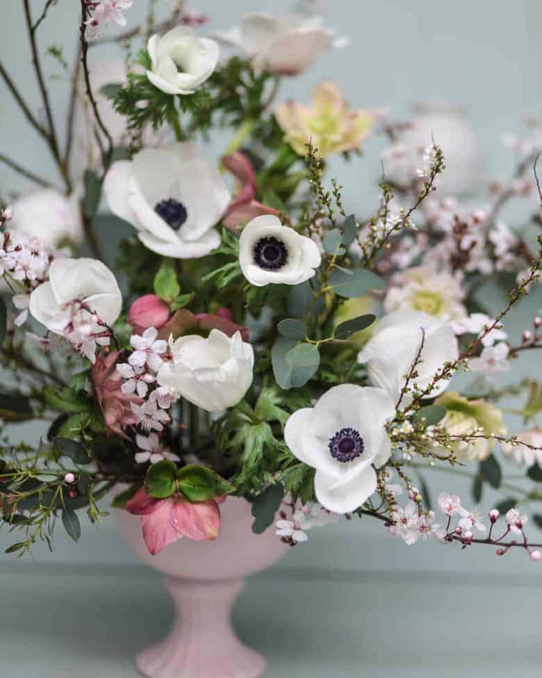 love this mother's day bouquet of sustainably grown anemone, blossom, hellebores and spirea, flowers by green and gorgeous #mothersday #flowers #sustainable #britishflowers