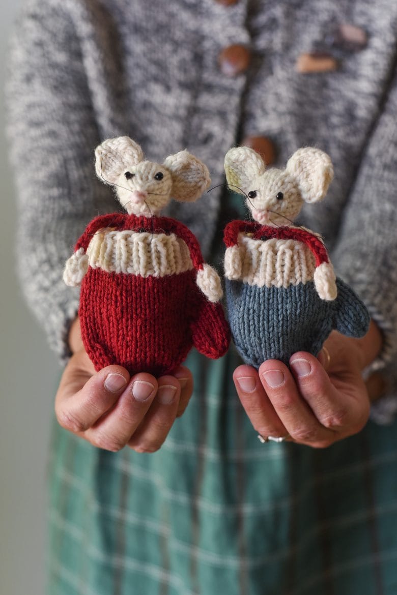 Christmas mouse in mitten knitting pattern by Susan B Anderson on Ravelry - complete with tiny long johns, sweater and pants and available to buy on Ravelry as a PDF download to start knitting today!