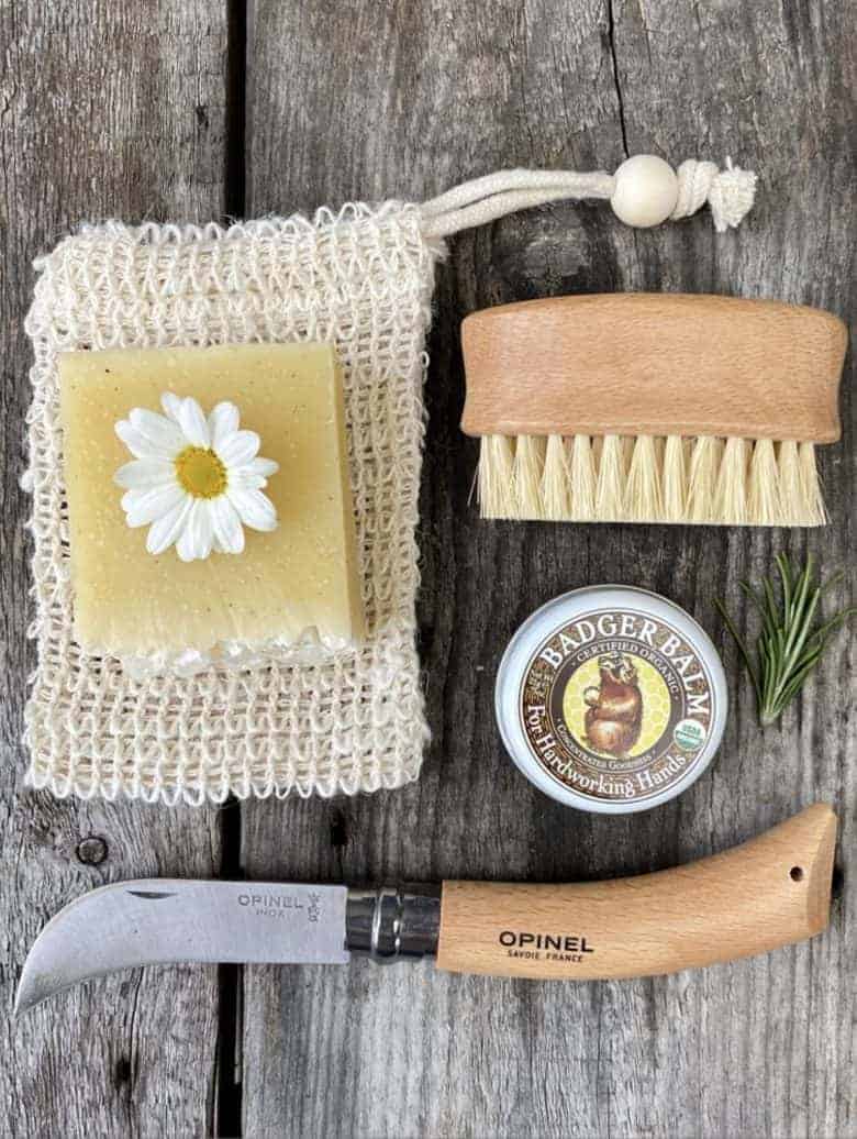gift ideas for gardeners: gardening hands gift set from fforest general stores in wales, including soap, hand balm, nail brush and quality pruning knife #gifts #gardeners #giftideas #sustainable