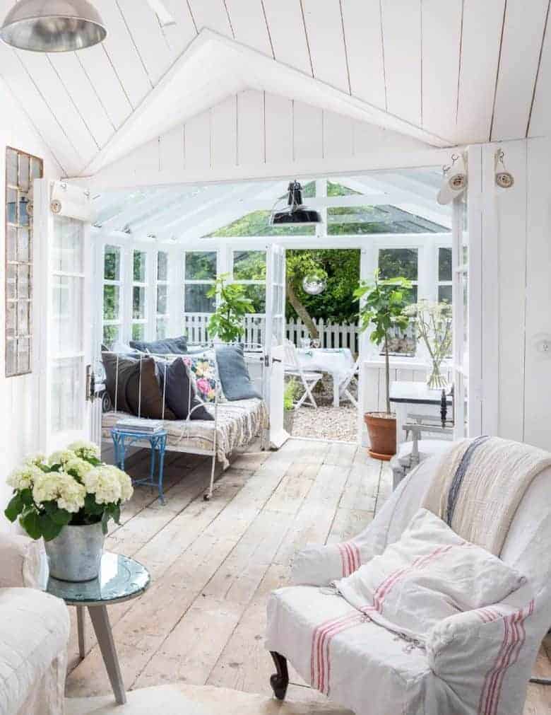 white cottage garden room conservatory #white #cottage #gardenroom #conservatory