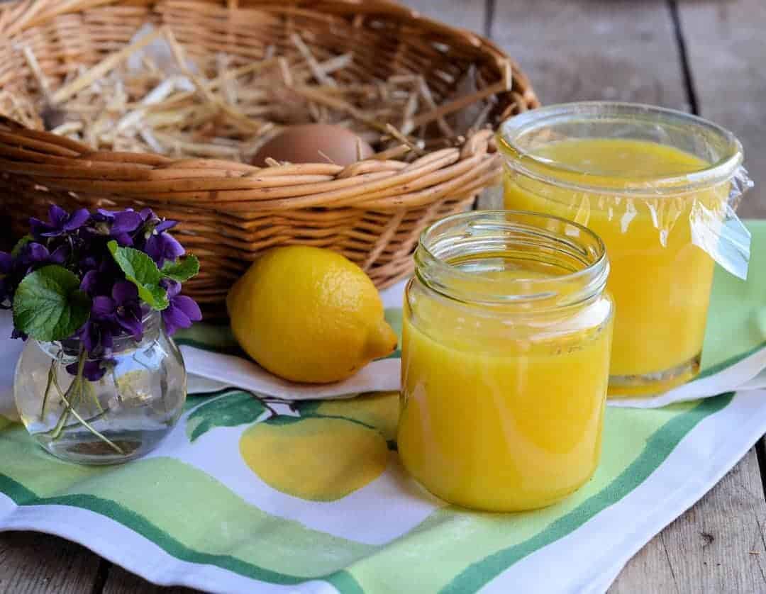 how to make homemade lemon curd. Click through for easy step by steps to creating your own jars of zesty breakfast heaven