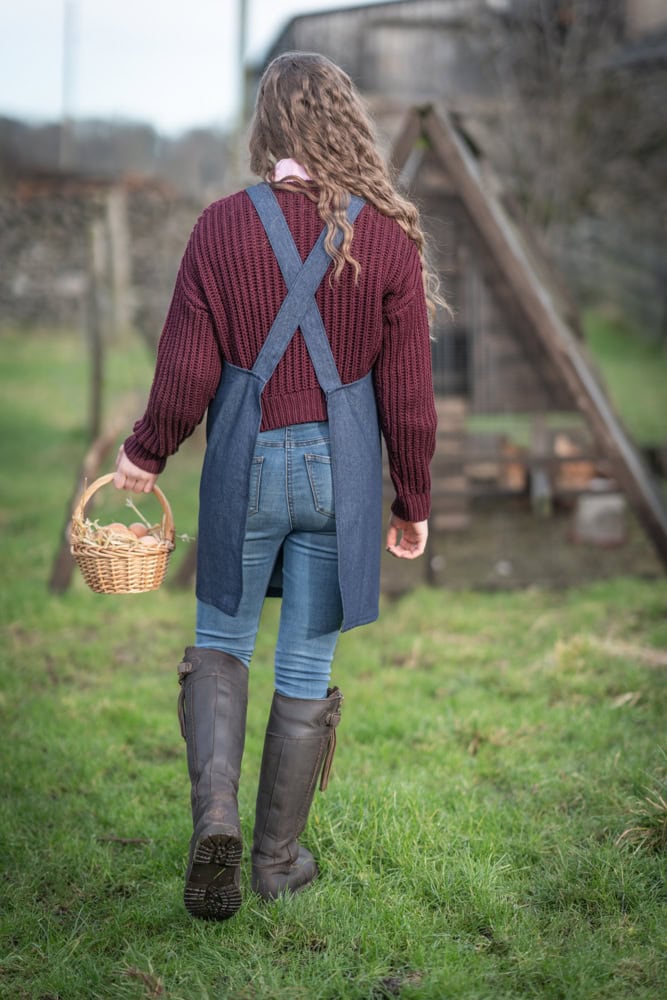 back view of The pinny cross back apron made in england for dodgson wood