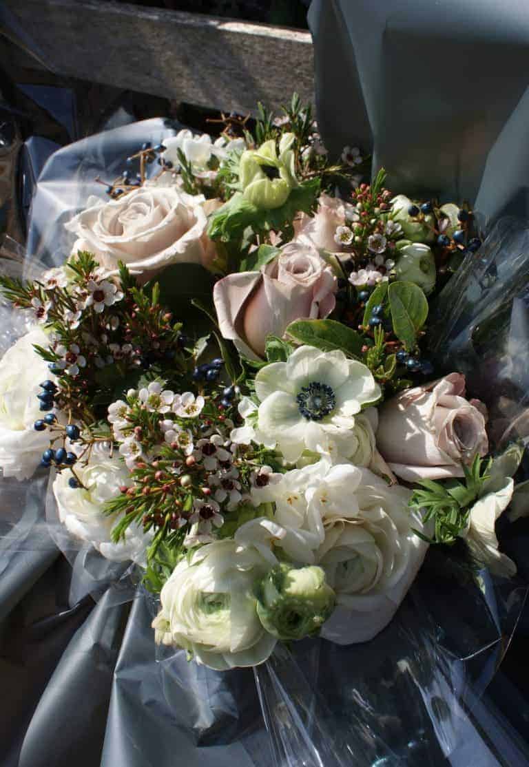 how to make a hand tied flower bouquet