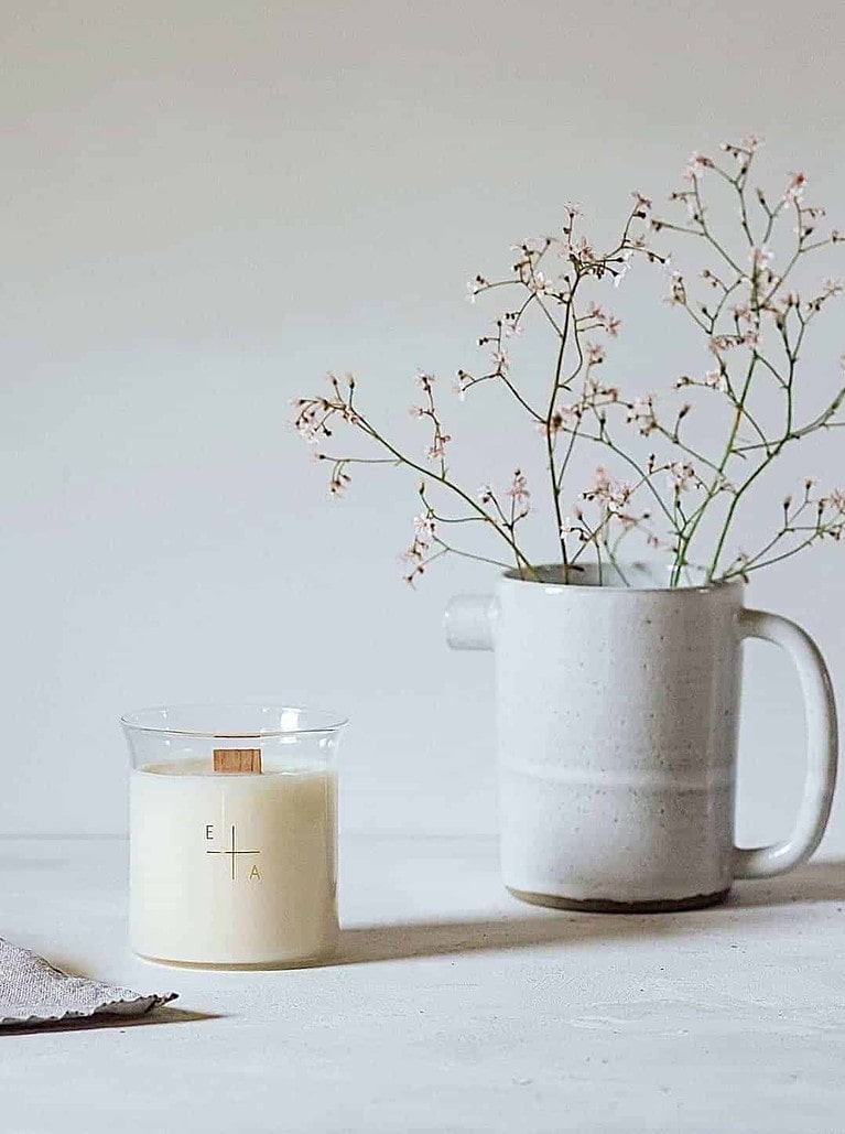 love this natural handmade botanical aromatherapy candles in refillable glass beakers made in England and earth friendly, sustainable, and ethically made using 100% natural ingredients. Click through to discover other special handmade natural soy and zero waste refillable candles you'll love
