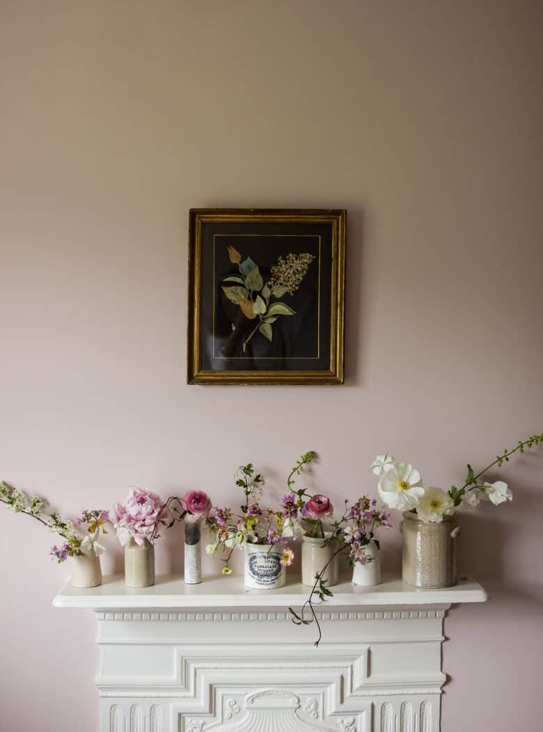 emma harris of a quiet style flower workshops and instagram ecourses share her tips for finding seasonal inspiration and creativity. Click through to find out more and get some ideas for slow, seasonal living you'll love #instagram #ecourses #slowliving #seasonal #photography #flowerarrangements #frombritainwithove #aquietstyle