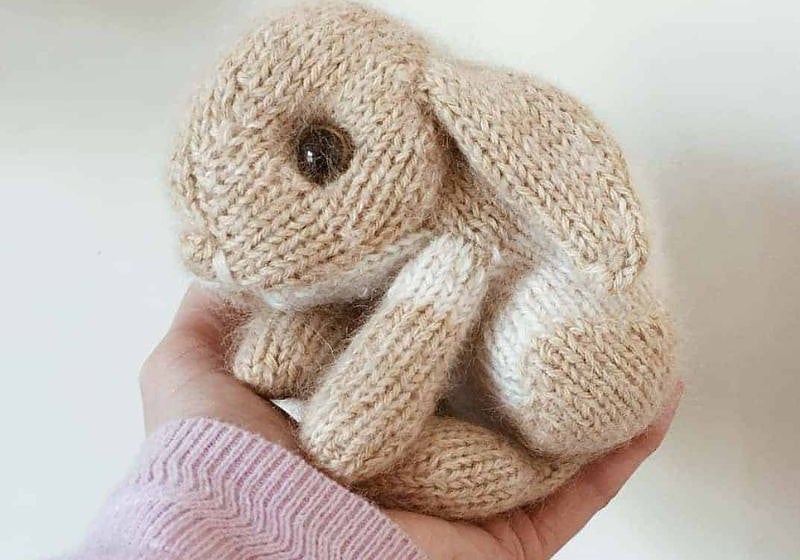 free bunny knitting pattern by claire garland aka dot pebbles knits with step by steps to help you find out how to make a knitted easter bunny