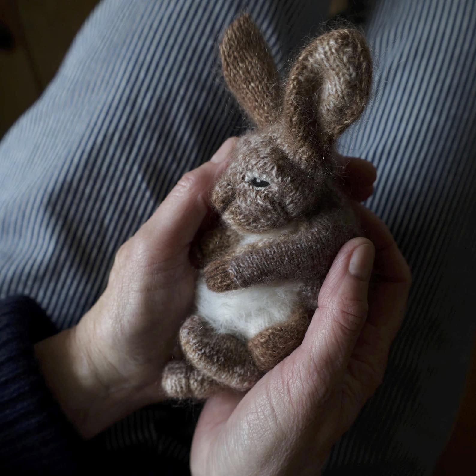 sleepy bunny knitting pattern claire garland