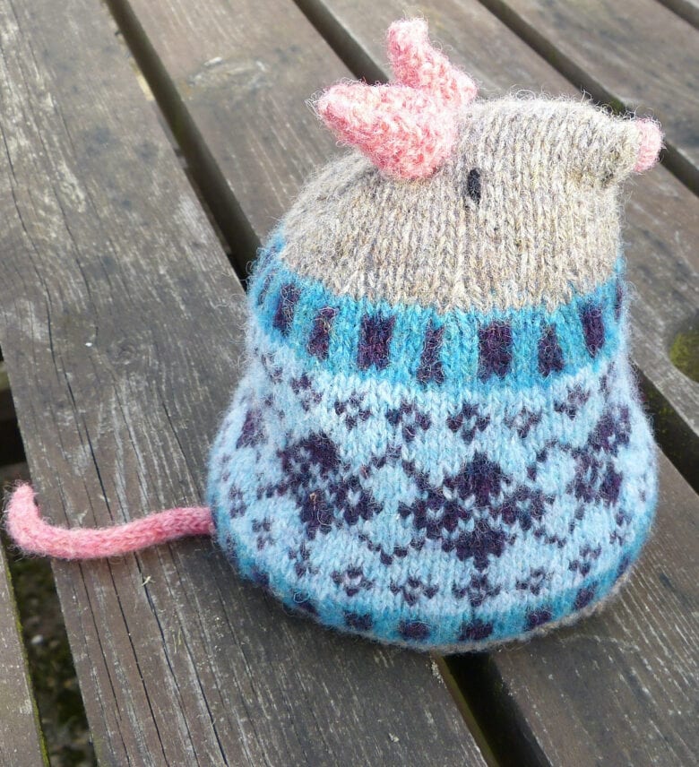 fair isle toy mouse free knitting pattern by Clare Hutchinson - her Harold Fatmus pattern - available for free from her Ravelry collection.