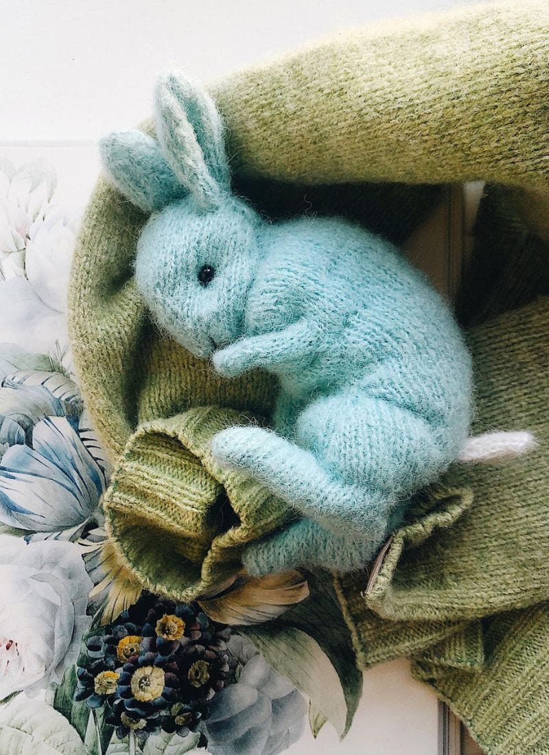 Little Blue Bunny knitting pattern for beginners