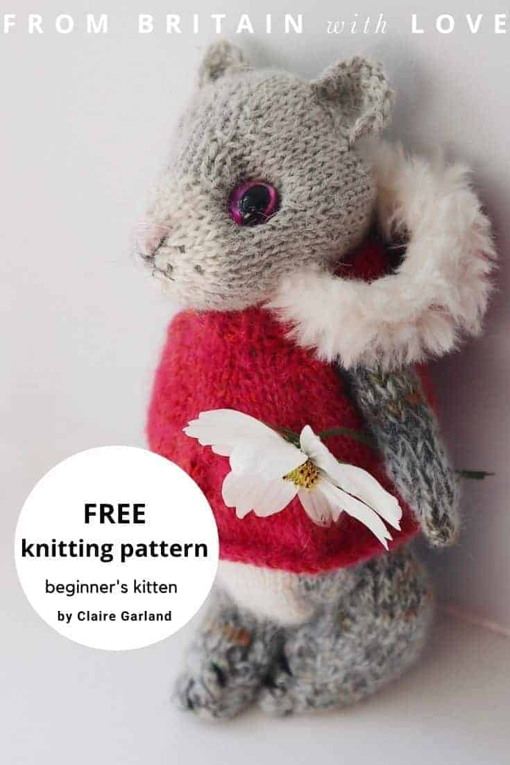 knit a kitten beginner's free easy knitting pattern by claire garland of dot pebbles knits. Download your free PDF pattern with simple step by steps and DIY tutorial #knittingpattern #free #kitten