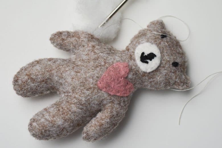 how to stuff a teddy bear made in felt