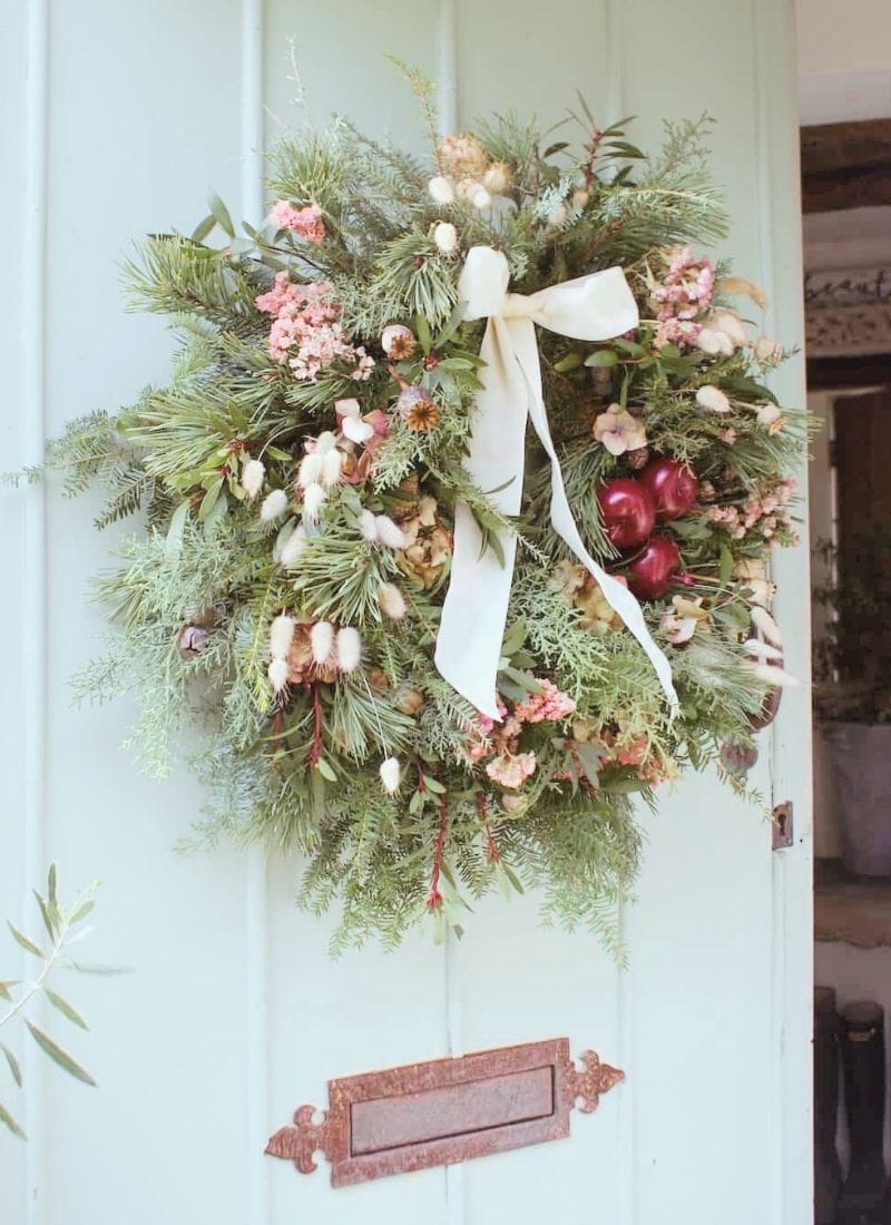Make a beautiful fresh and dried Christmas wreath