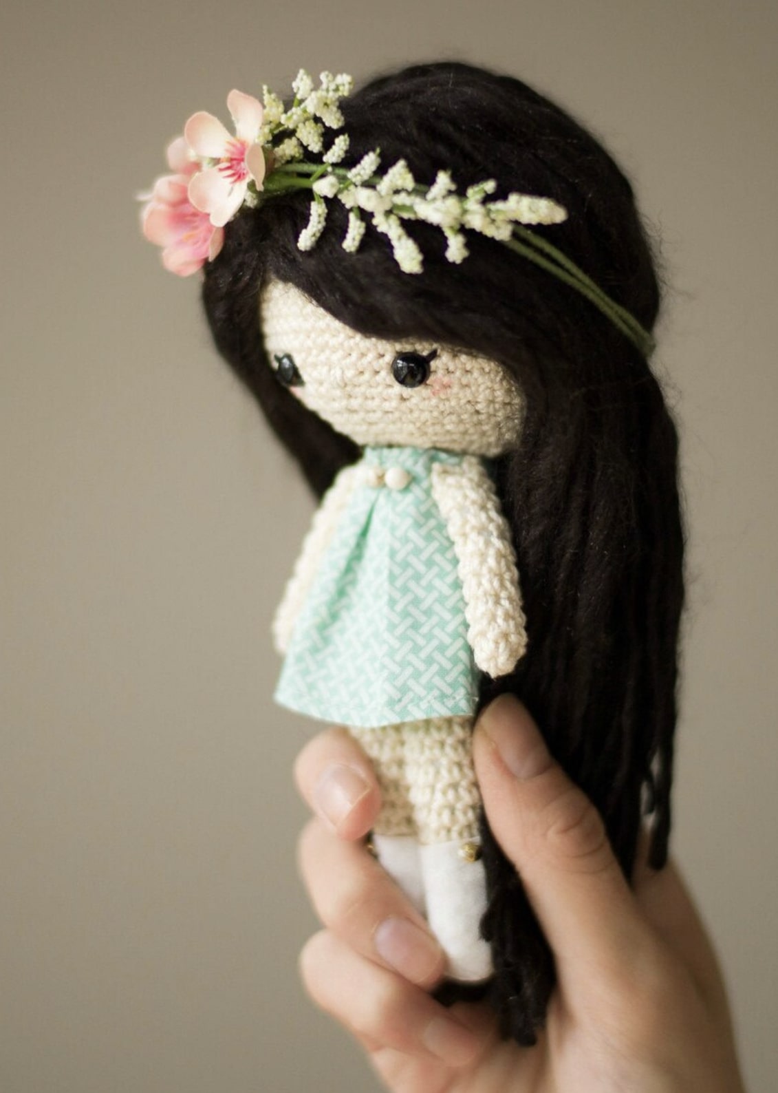 free amigurumi crochet patterns dolls by stephanie lau of allaboutami - my blog post has all the info you need to read this pattern for free online on Stephanie's own website or to buy the printable PDF download pattern without the ads from Etsy. Either way it's one of the cutest patterns EVER! hope you enjoy x