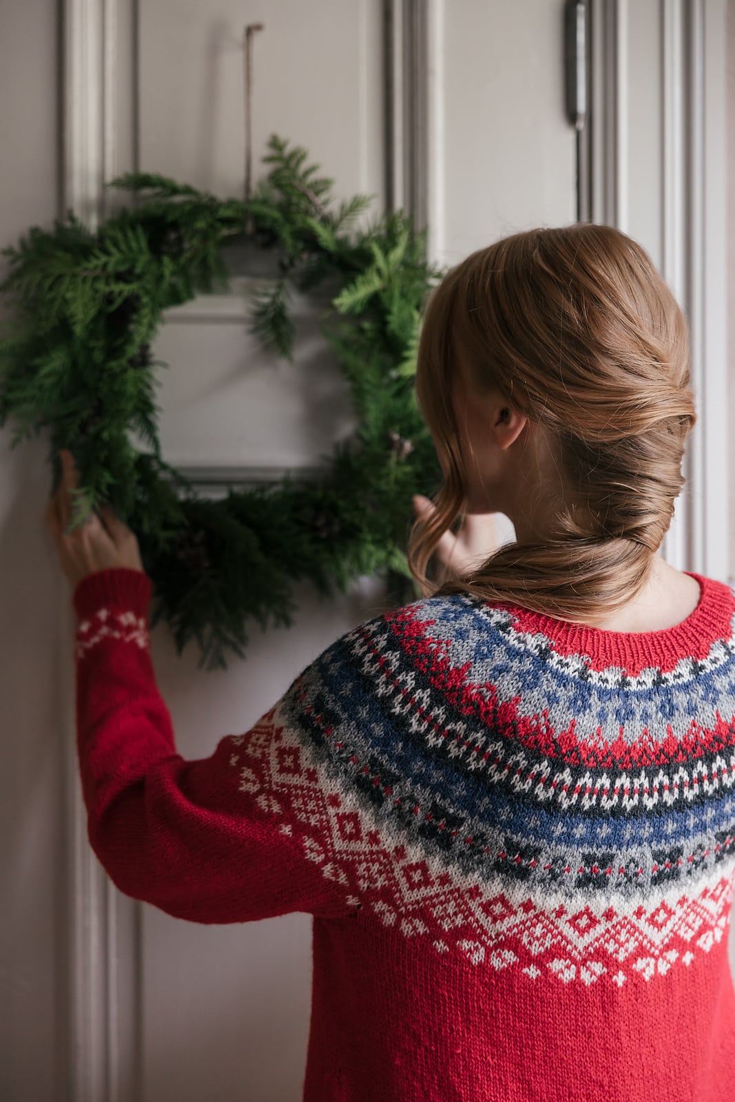fairisle christmas dress knitting pattern by Sisko Sälpäkivi available to download for free - just one of her beautiful designs that I've shared in my blog post - including the most beautiful snow mittens pattern that you can buy on love crafts