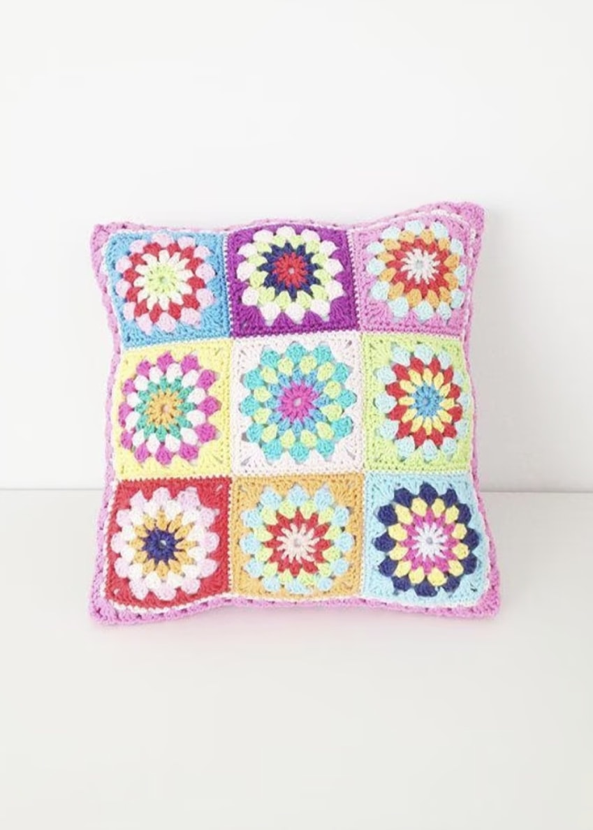 flowers crochet squares cushion cover free pattern