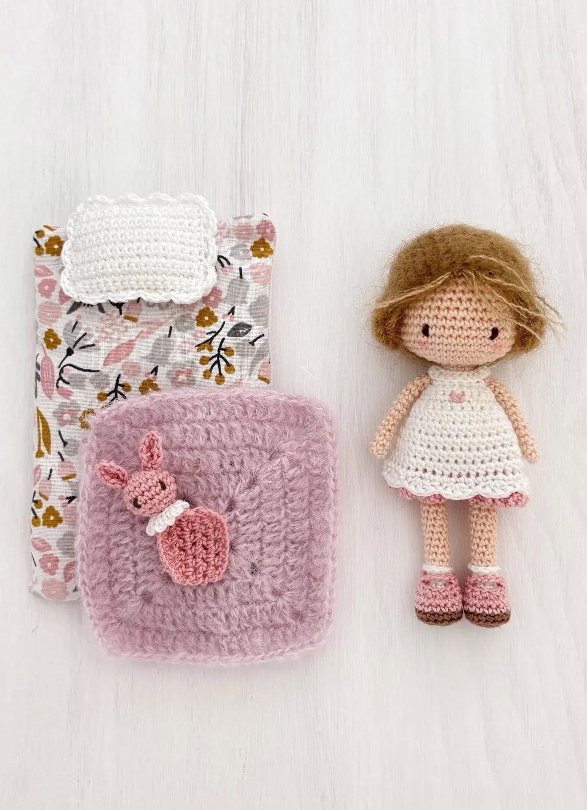 micro doll amigurumi crochet pattern with accessories and clothes
