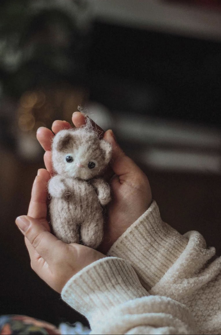tiny kitten soft toy free knitting pattern
