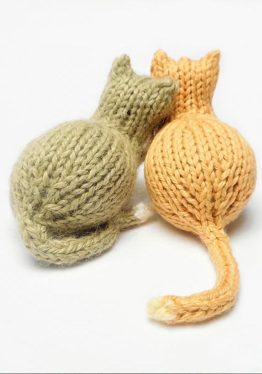 tiny parlour cat free toy pattern by sara elizabeth kellner