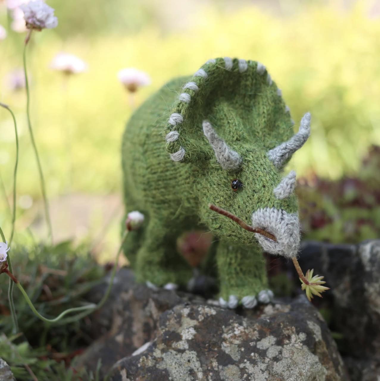 triceratops dinosaur toy knitting pattern claire garland